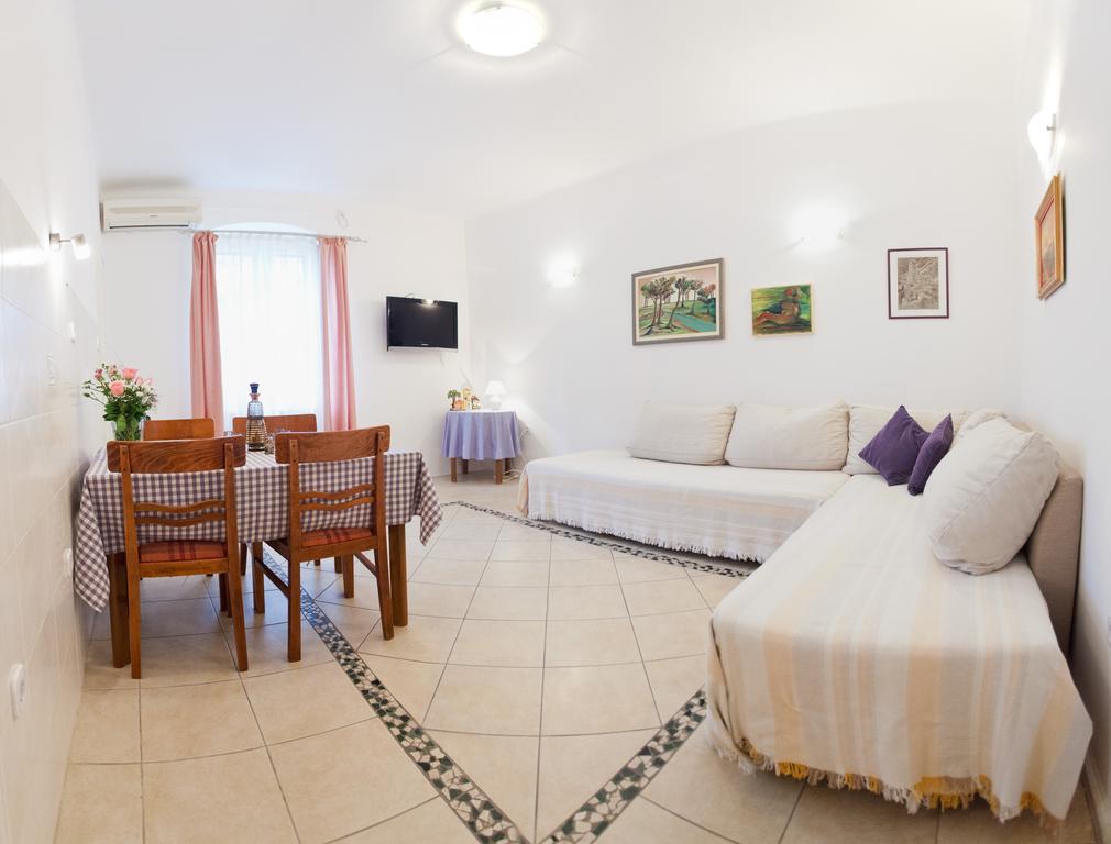 Adagio Theatre Apartment Split Quarto foto