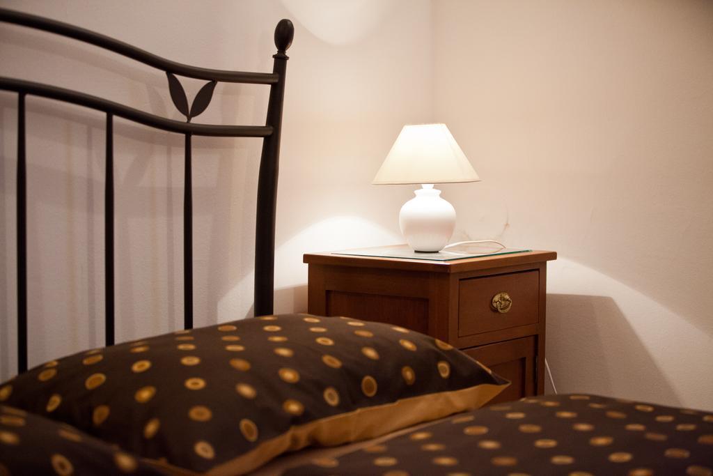 Adagio Theatre Apartment Split Quarto foto
